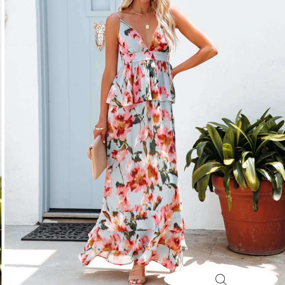 Vici RUSSELL FLORAL RUFFLE TIERED MAXI DRESS